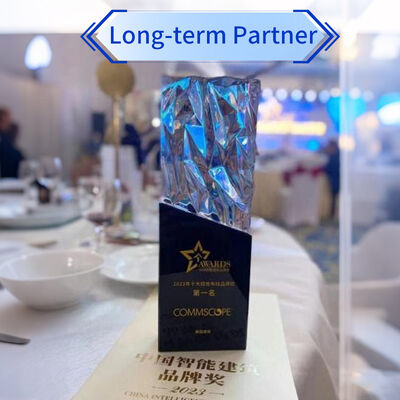 カテゴリ6 U/UTPネットワークケーブル、24AWG単線導体、4ペア、305m長、高速データ伝送用